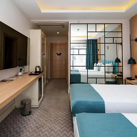 מלון Angel's Park 4*