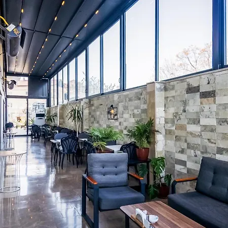 מלון Angel's Park 4*