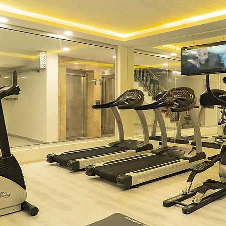 מלון Angel's Park 4*