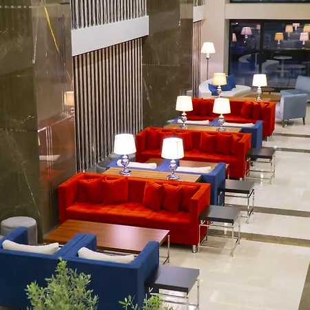 מלון Angel's Park 4*