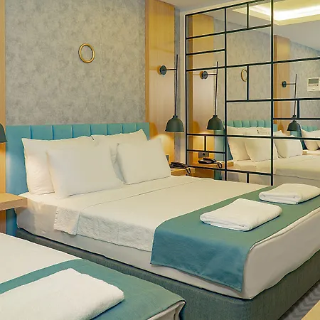 מלון Angel's Park 4*